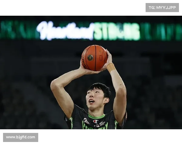 如何确定周琦加盟新疆篮球队的具体时间和背景分析